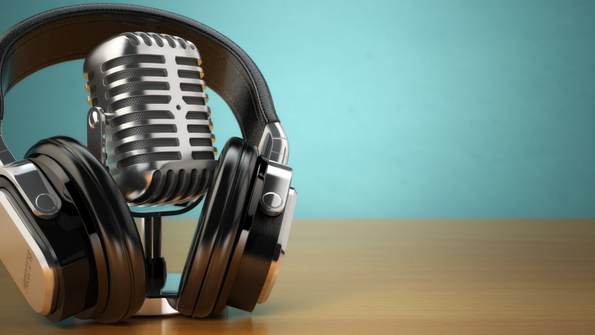 The Best Tech Podcasts You Should Be Listening To